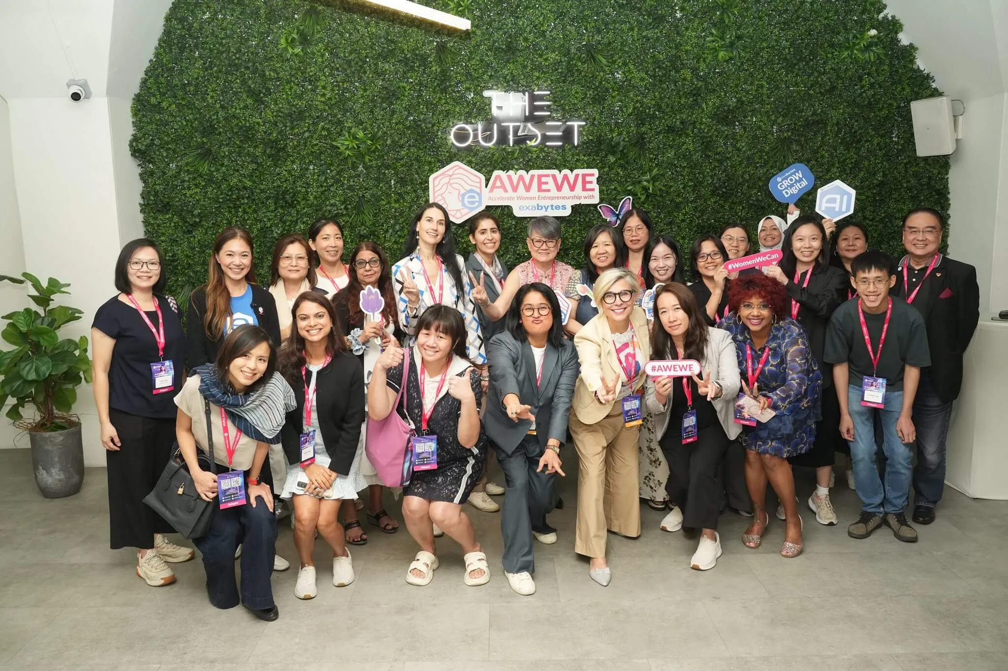 AWEWE@Singapore14 (1)